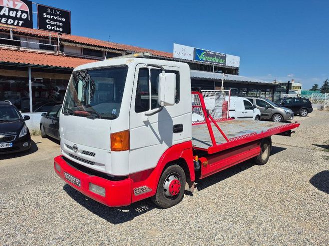 Cliquer pour voir la photo suivante Nissan Atleon DEPANNEUSE TRES BON ETAT REVISé 4500 ? Blanc de 2003