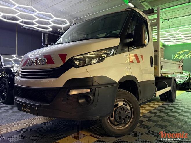 Iveco Daily Vu FOURGON 2.3 115 H2 35C12 - Benne Ampi Blanc de 2019