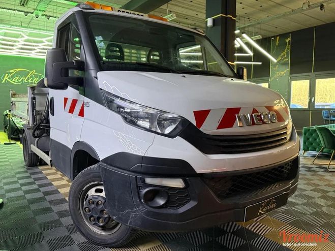 Iveco Daily Vu FOURGON 2.3 115 H2 35C12 - Benne Ampi Blanc de 2019
