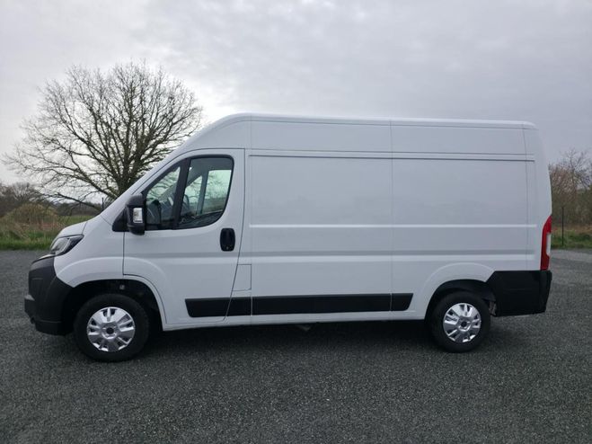 Peugeot Boxer fourgon tol� 3.3t L2H2 2.2 HDi - 140 BLANC de 2025