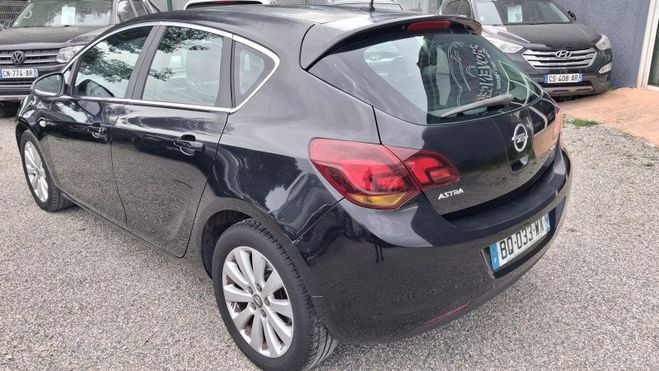Opel Astra 1.3 CDTI95 FAP COSMO Noir de 2011