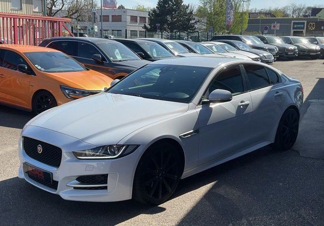Jaguar XE 2.0D 180CH R-SPORT BVA8 Blanc de 2016