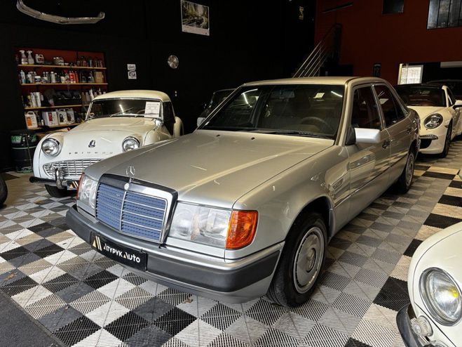 Mercedes Classe E W124 E250d Turbo Gris clair m�tallis�e de 1992