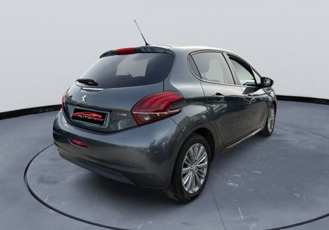 Peugeot 208 1.2 110 ch style garantie 12 mois kit di Autre de 2017