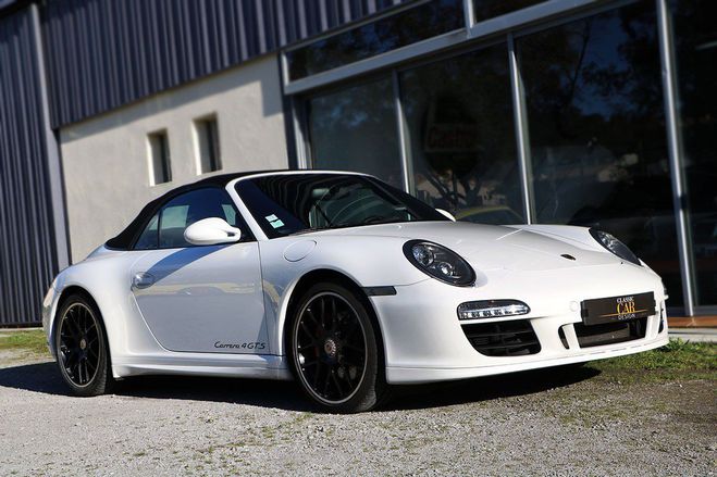 Cliquer pour voir la photo suivante Porsche 911 997 Carrera 4 GTS blanc de 2011