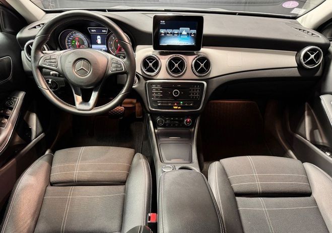 Mercedes Classe GLA Classe 1.6 122ch sensation 7g-dct entret Gris de 2017