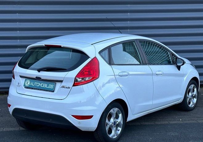 Ford Fiesta 1.6 TDCI 95CH 169500Km �DITION TITANIUM  Blanc de 2011