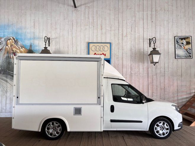 Fiat Doblo 1.6 MULTIJET 105 CV FOOD TRUCK VASP MAGA Blanc de 2018