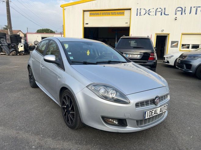 Cliquer pour voir la photo suivante Fiat Bravo 2.0 MULTIJET 16V 165CH DPF SPORT Gris de 2011