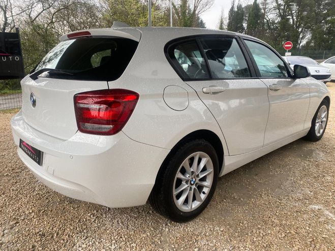 BMW Serie 1 F20 118d 143 ch UrbanLife/ Radars AV et  Blanc de 2012