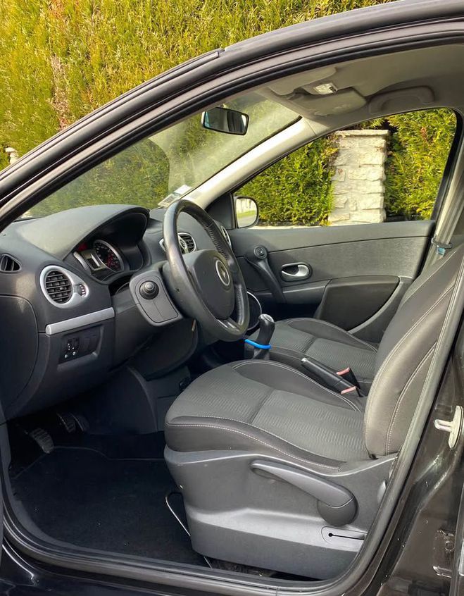 Renault Clio  III (2) 1.5 DCI 70 DYNAMIQUE 5P  de 2009