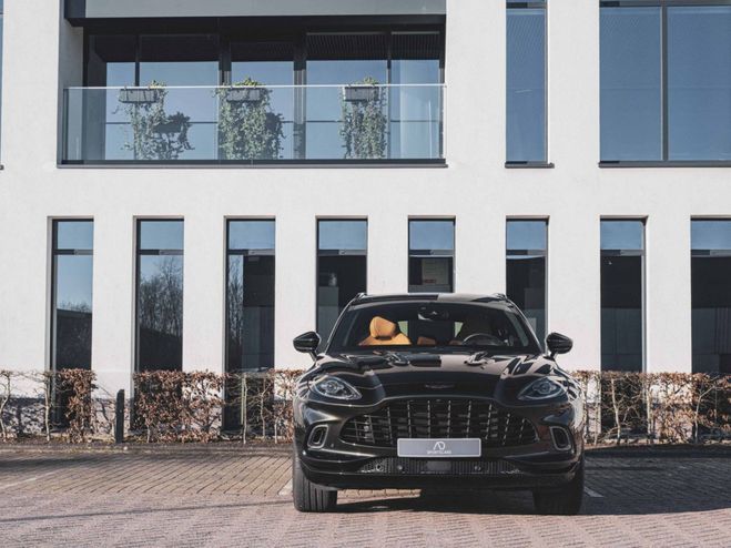 Aston martin DBX  Minotaur Green de 2022