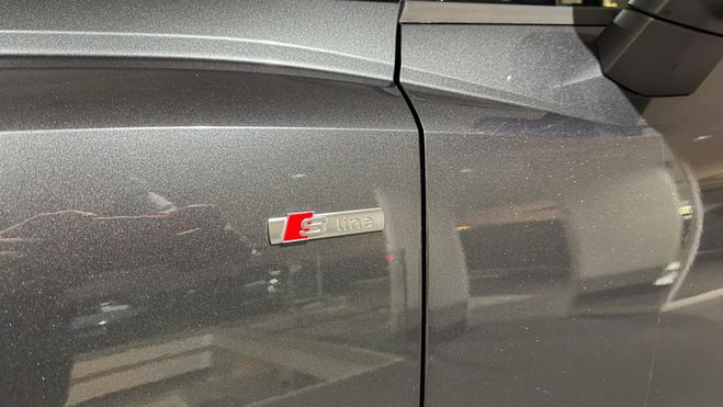 Audi Q3 35 TFSI 150 ch S tronic 7 S line Gris de 2021