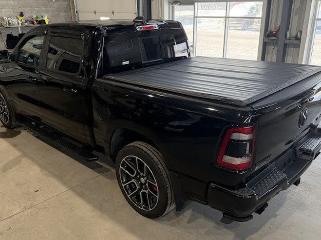 Dodge Ram 5.7L V8 395 SPORT - 66000 KMS NOIR de 2019