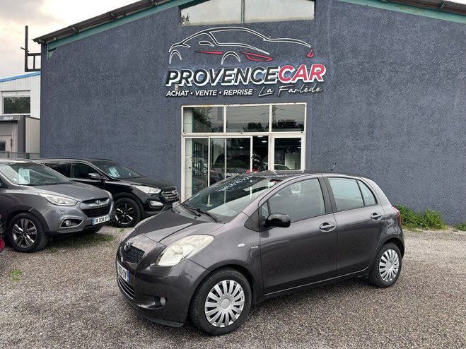 Toyota Yaris 90 D-4D 5P Gris F de 2008