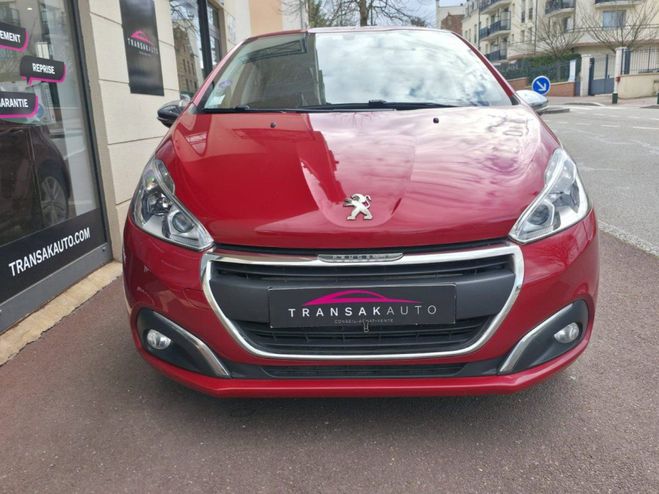 Peugeot 208 1.2 PureTech 82ch BVM5 Style // DISTRIBU Rouge de 2016