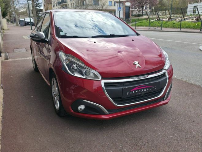 Peugeot 208 1.2 PureTech 82ch BVM5 Style // DISTRIBU Rouge de 2016