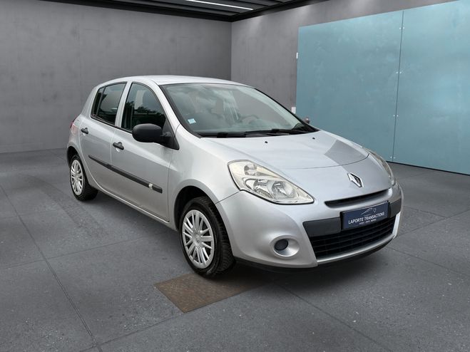 Renault Clio 1.2 16V 75CH EXPRESS CLIM 5P GRIS C de 2011