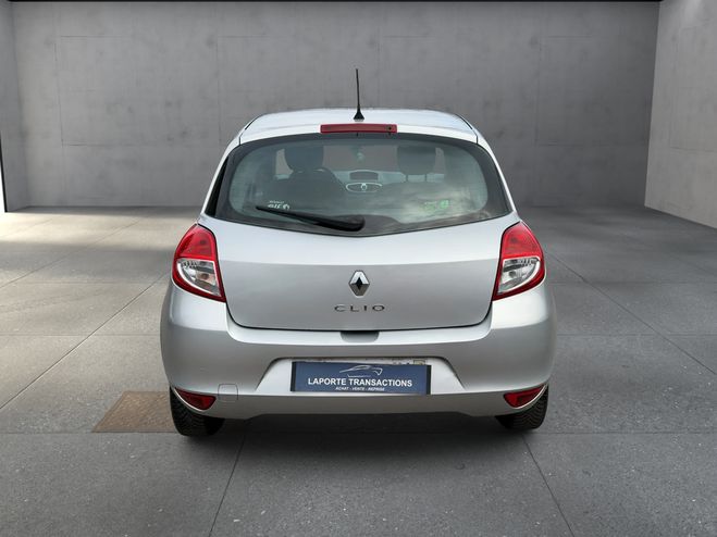 Renault Clio 1.2 16V 75CH EXPRESS CLIM 5P GRIS C de 2011