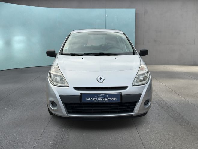 Renault Clio 1.2 16V 75CH EXPRESS CLIM 5P GRIS C de 2011