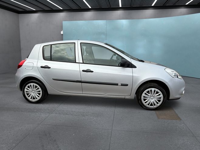Renault Clio 1.2 16V 75CH EXPRESS CLIM 5P GRIS C de 2011