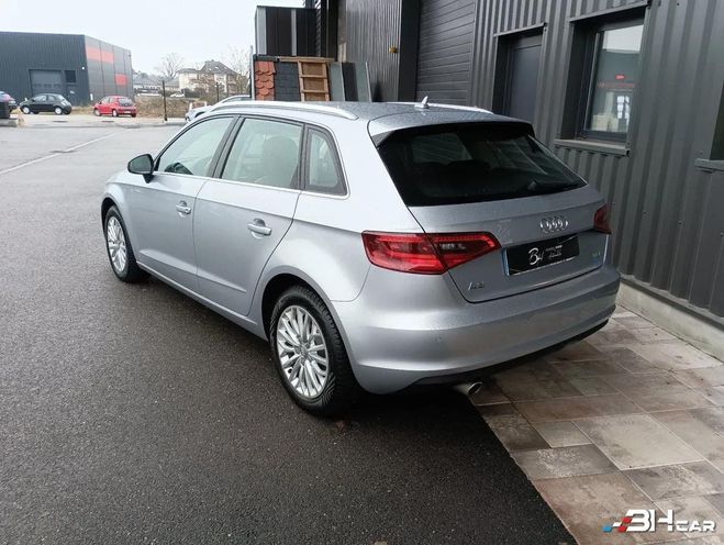 Audi A3 SPORTBACK 1.6 TDI 110CV AMBITION S-TRONI Gris de 2014