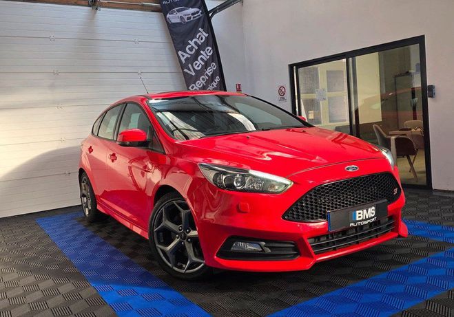 Cliquer pour voir la photo suivante Ford Focus ST Phase 2 250 ch (Toit Ouvrant, Hifi So Rouge de 2016