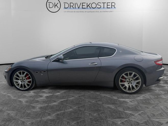 Maserati Gran Turismo 4.2i V8 - BVA COUPE . VOLANT A DROITE GRIS FONCE de 2008