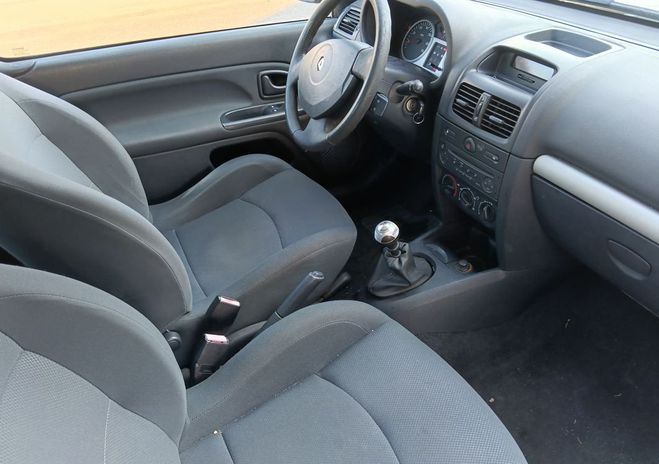 Renault Clio Belle 1.5 DCI pack clim 2002 tbe ct ok d Jaune de 2002