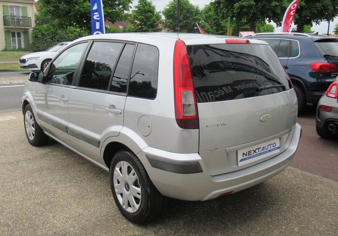 Ford Fusion 1.4 TDCI 68CH TREND Gris de 2008