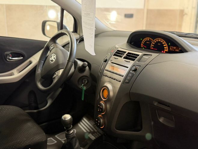 Toyota Yaris 100CV VVT-I LOUNGE 5P 23500kms GRIS de 2012