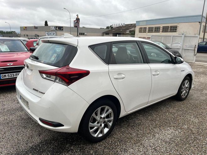 Toyota Auris HSD 136H LOUNGE Blanc de 2016