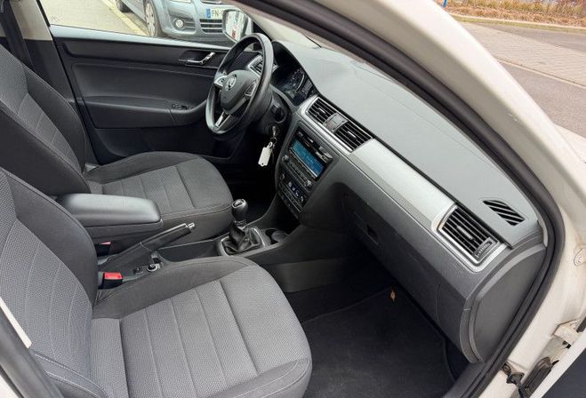 Skoda Rapid 1.6 TDI 105CH CR FAP GREENTEC AMBITION  de 2015