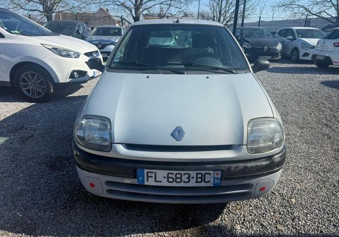 Renault Clio 1.4i RTA 155000 Gris de 1998