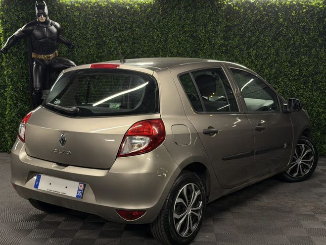 Renault Clio 3 III PHASE 2 1.5 DCI 70 Cv 1ERE MAIN /  Beige de 2010