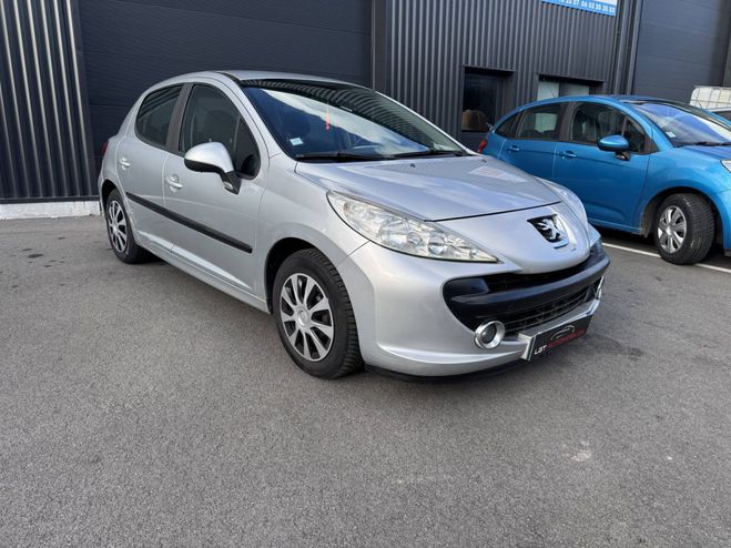 Peugeot 207 1.6 HDi90 Style 5p GRIS de 2008