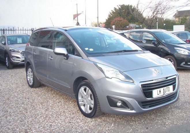 Peugeot 5008 (2) 1.6 BLUEHDI 120 S&S ALLURE 7PL Gris de 2016