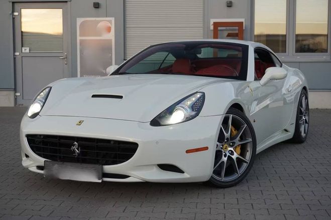 Ferrari California 4,3 V8 4 places Blanc M�tallis� de 2012