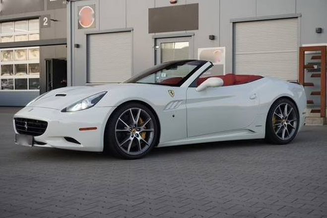 Ferrari California 4,3 V8 4 places Blanc M�tallis� de 2012