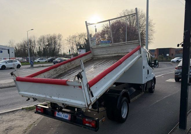 Iveco Daily Benne 35-140 3 places   coffre 06-2021 Blanc de 2021