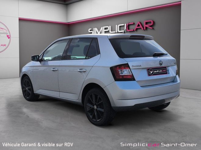 Skoda Fabia 1.0 MPI 60 ch S�rie Sp�ciale Edition gar Gris de 2016