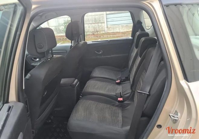 Renault Megane 1.5 dci AUTENTHIQUE 5 cv  de 2011