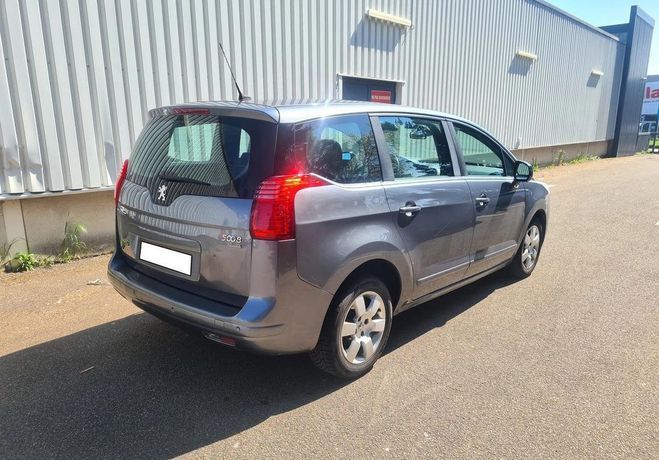 Peugeot 5008  BVA 1.6  HDI 112 CV  de 2011