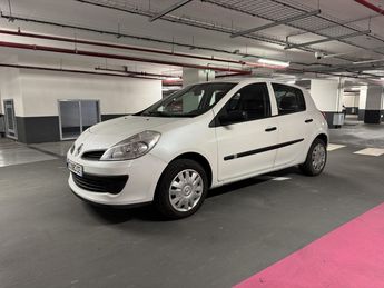  Voir d&eacute;tails -Renault Clio III AUTHENTIQUE 1.5DCI 70 &agrave; Asni�res-sur-Seine (92)