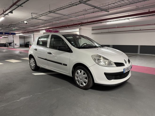 Renault Clio III AUTHENTIQUE 1.5DCI 70 Blanc M�tallis� de 2008