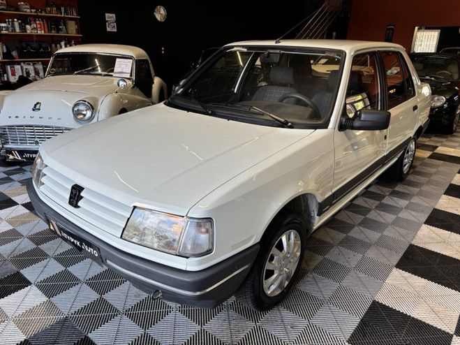 Peugeot 309 1,4 75ch BestLine Blanc de 1992