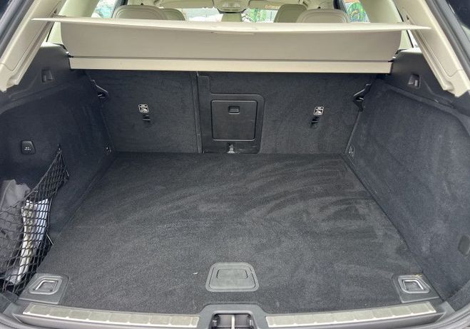 Volvo XC60 T6 AWD 253   145CH PLUS GEARTRONIC TOIT  Noir de 2023