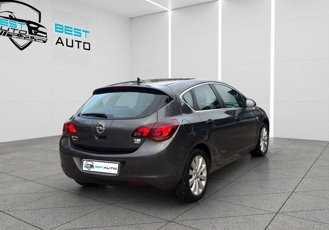 Opel Astra 1.4 TURBO 120CH COSMO PACK Gris de 2011