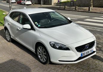  Voir d&eacute;tails -Volvo V40 D2 115ch Start&Stop Momentum SUIVI IRREP &agrave; Rueil-Malmaison (92)