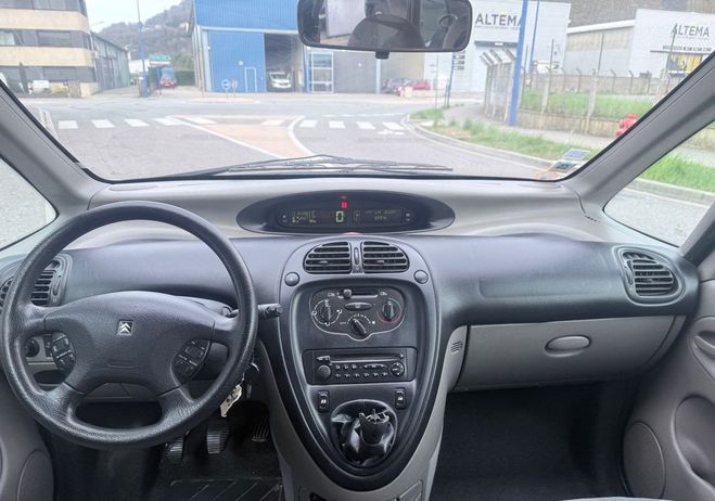 Citroen Xsara Picasso 1.6 ess 95ch SX Attelage Gris de 2002